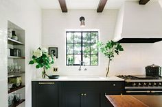 Kitchen sink and til