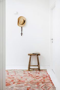 white room with mode