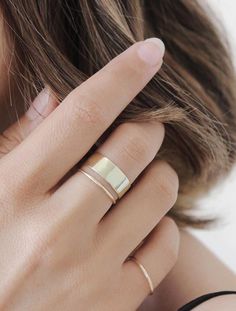Minimal yellow gold 