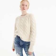 Cable-knit sweater i