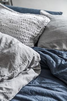 Pretty and comfy bed