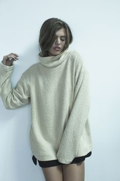 Lena Turtleneck || E