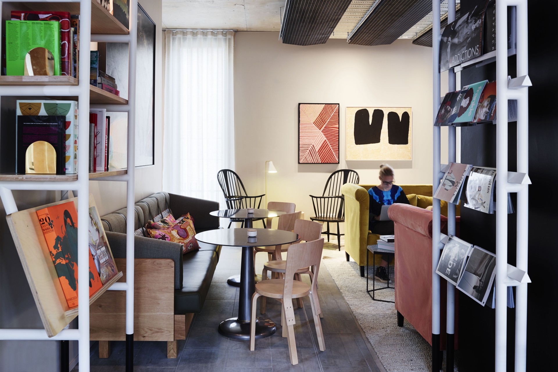 Mezzanine_Level_Alex_Hotel_250515_79452-e1434527609294