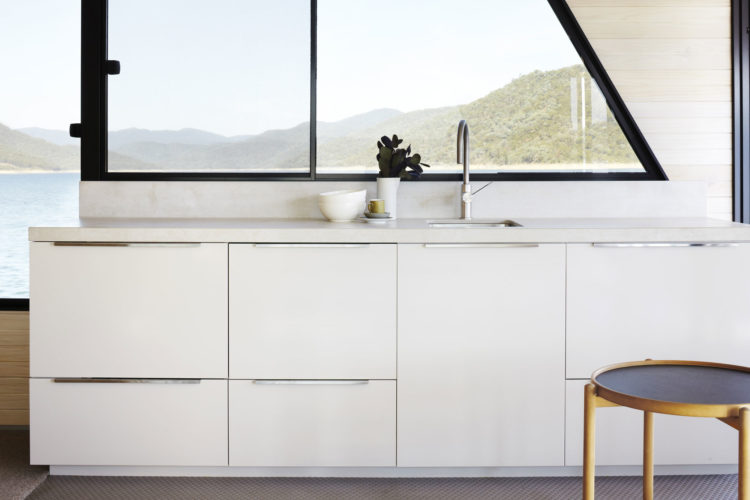 modern-boat-house-pipkorn-kilpatrick-gessato-14-1