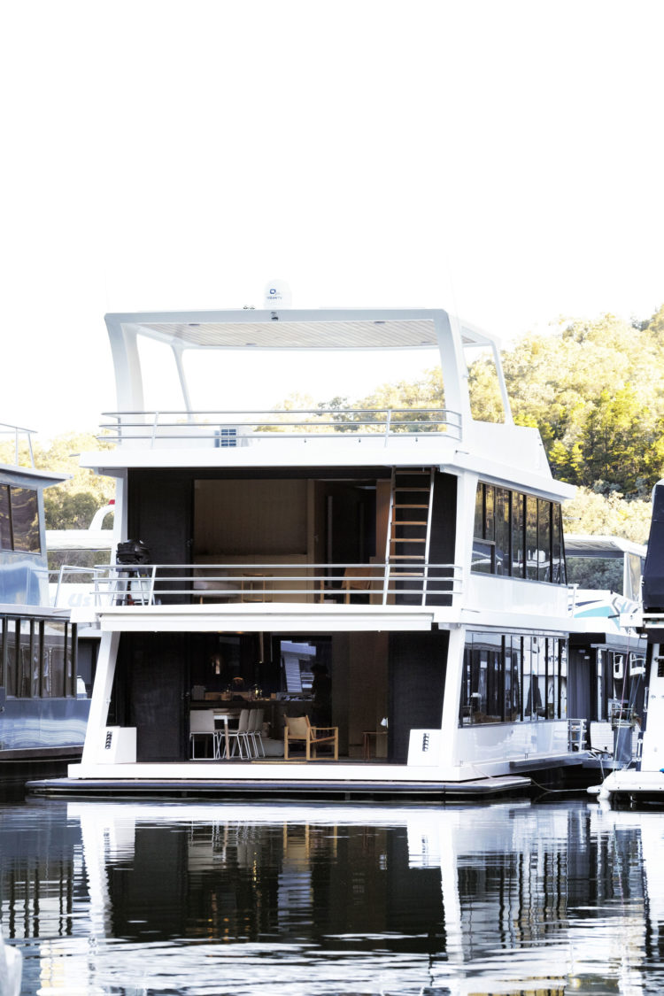 modern-boat-house-pipkorn-kilpatrick-gessato-25
